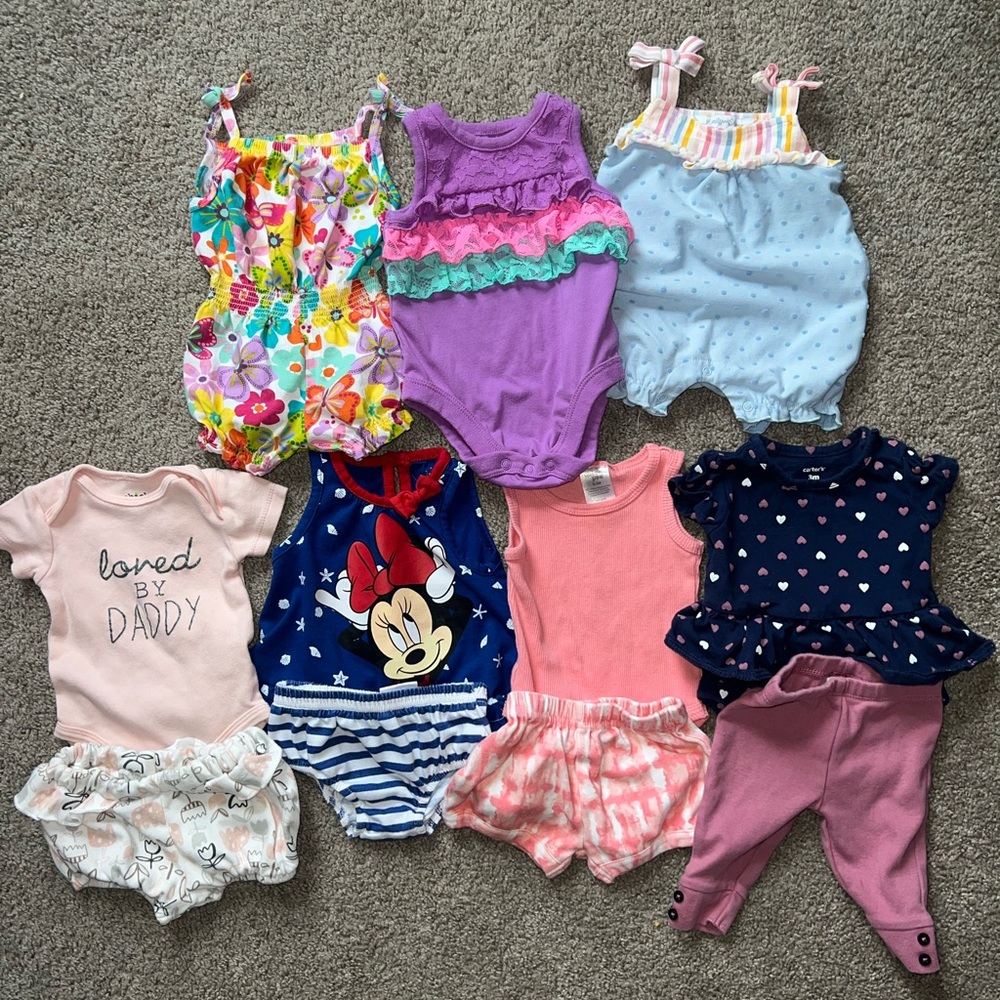 Lot of 0-3 month clothes